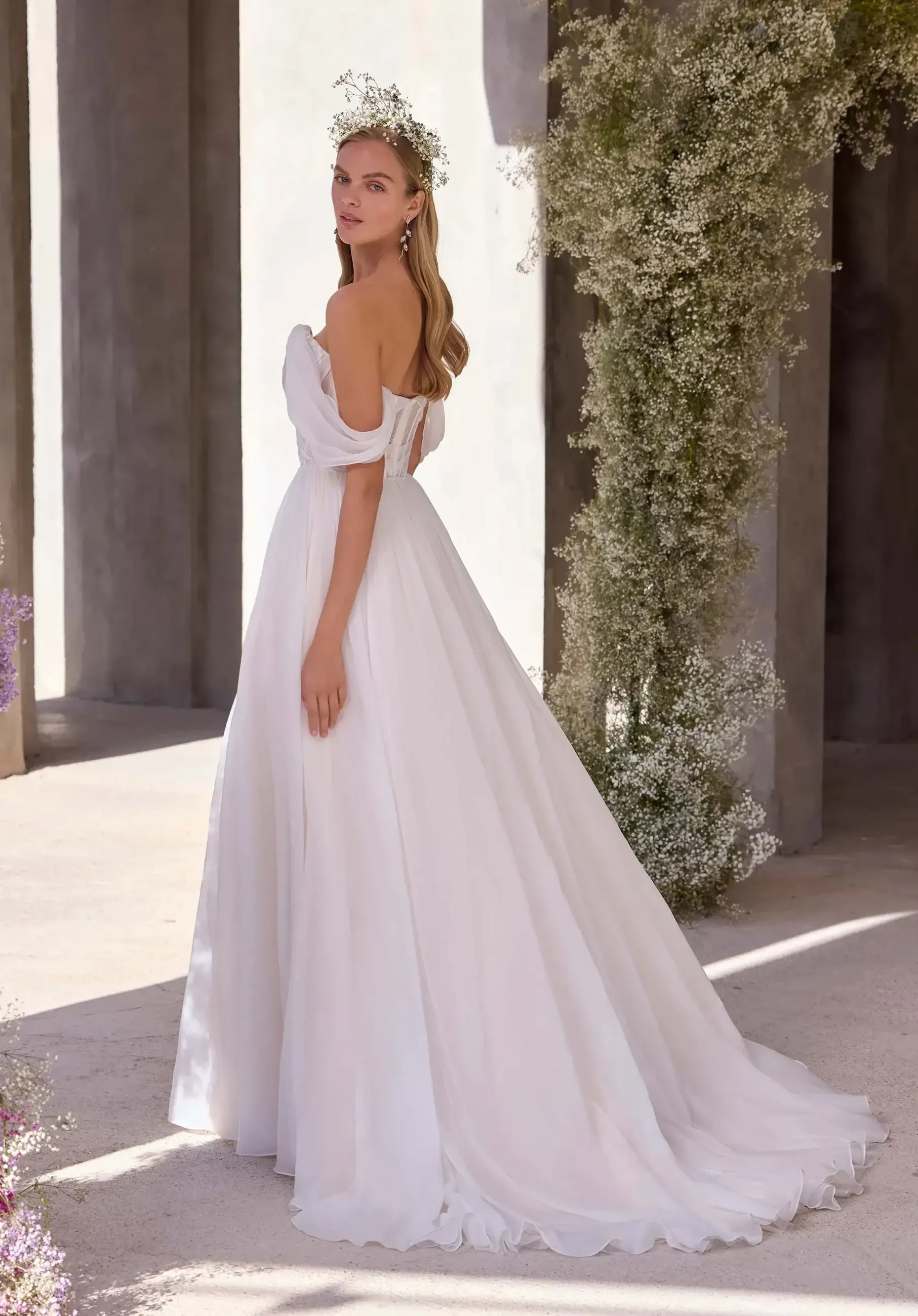 The Best Wedding Dresses for Fall Weddings Image